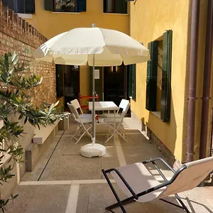 appartamento-tre-archi-con-corte-privata.hotelslidodijesolo.com/