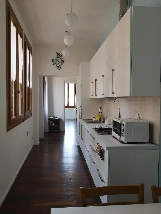 Apartment Guglie Palace Venice Italy